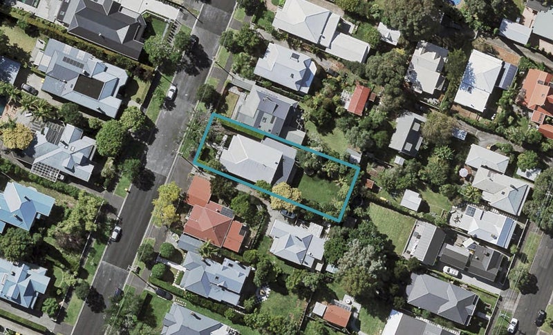 24 Summer Street, Stanley Point, Auckland - Carousel 1