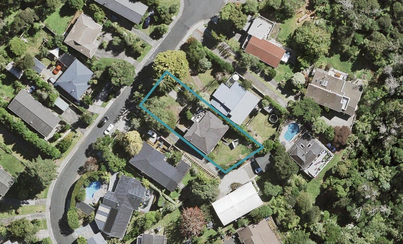 9 Kawaka Street, Titirangi, Auckland - Carousel 1