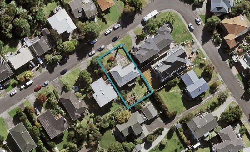 19 McBreen Avenue, Northcote, Auckland - Carousel 1