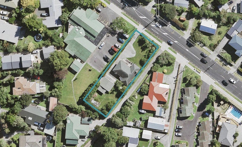 30 Kaurilands Road, Titirangi, Auckland - Carousel 1
