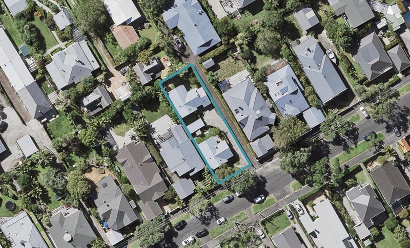 1/10 Ascot Avenue, Narrow Neck, Auckland - Carousel 1