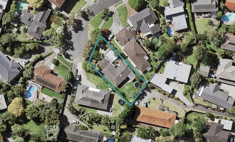 12 Hamish Place, Sunnyhills, Auckland - Carousel 1