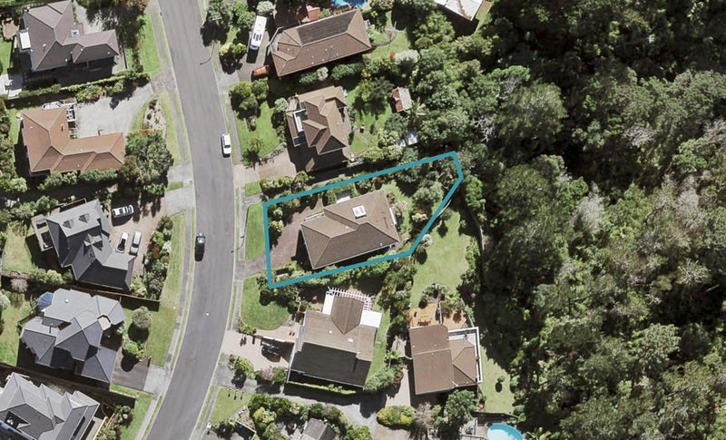 16 Sylvania Crescent, Lynfield, Auckland - Carousel 1