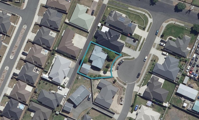 6 Astor Avenue, Dinsdale, Hamilton - Carousel 1