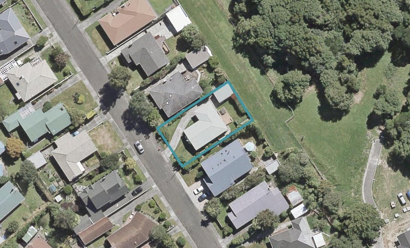 16 Whirinaki Crescent, Heretaunga, Upper Hutt - Carousel 1