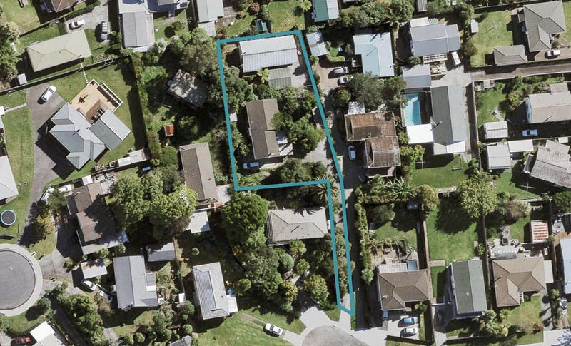 1/12 Dallow Place, Henderson, Auckland - Carousel 1