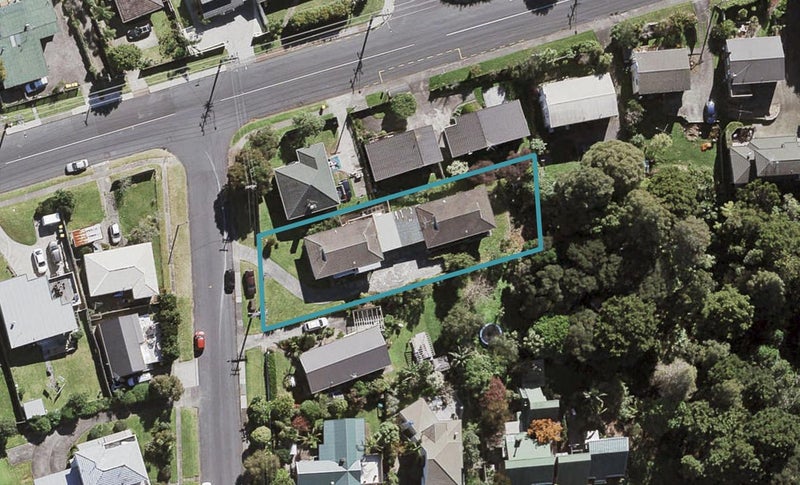 2/4 Tui Glen Road, Birkenhead, Auckland - Carousel 1