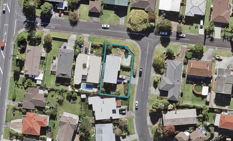 7 Taitua Drive, Te Atatu South, Auckland - Carousel 1
