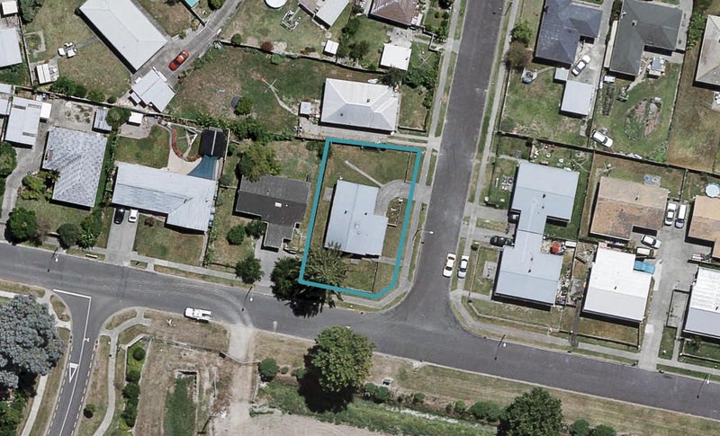 6 Lamb Terrace, Onekawa, Napier - Carousel 1