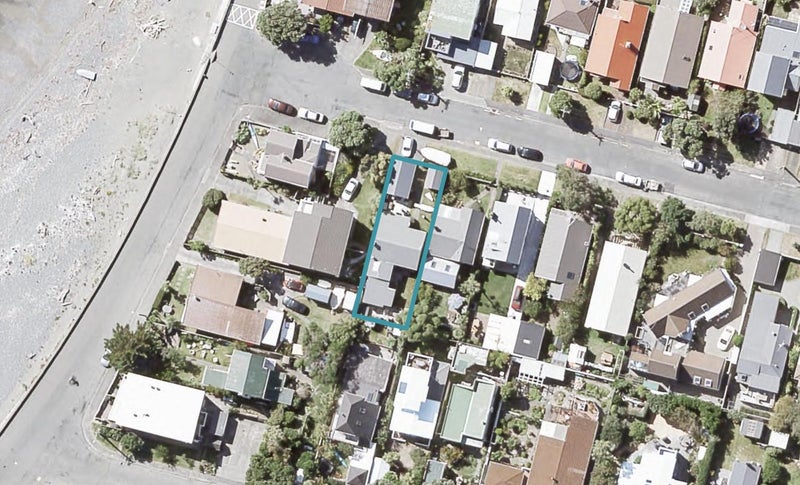 27 Kauri Street, Eastbourne, Lower Hutt - Carousel 1