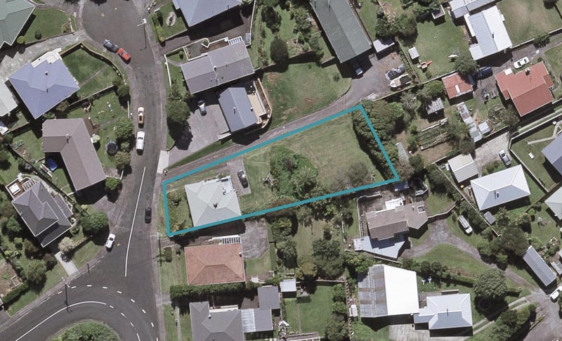 51 Queens Road, Glen Avon, New Plymouth - Carousel 1