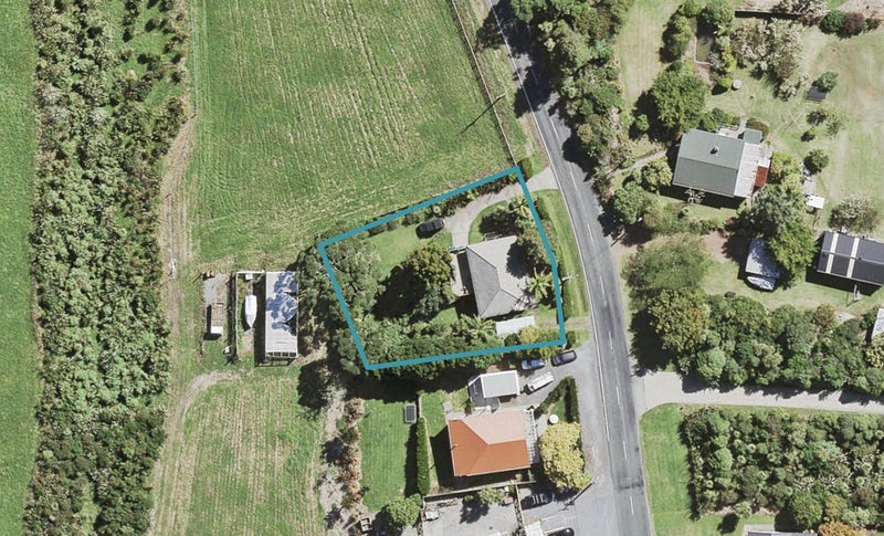 63 Shaw Road, Oratia, Auckland - Carousel 1