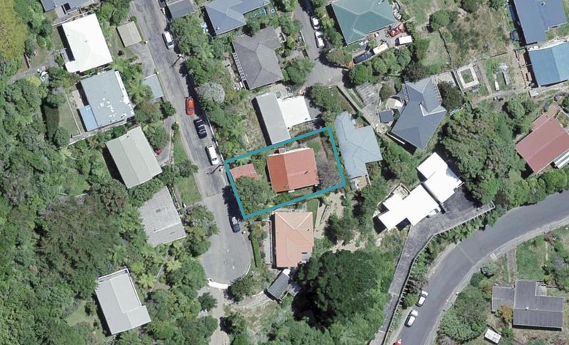 39 St Albans Avenue, Karori, Wellington - Carousel 1