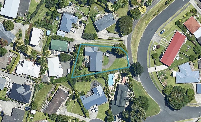 4 Highfield Crescent, Brookfield, Tauranga - Carousel 1