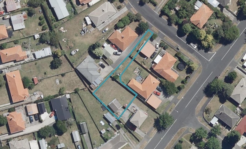 3/3 Paul Crescent, Fairfield, Hamilton - Carousel 1