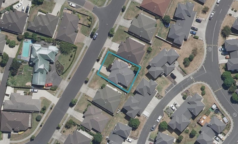 20 Parkside Drive, Huntington, Hamilton - Carousel 1