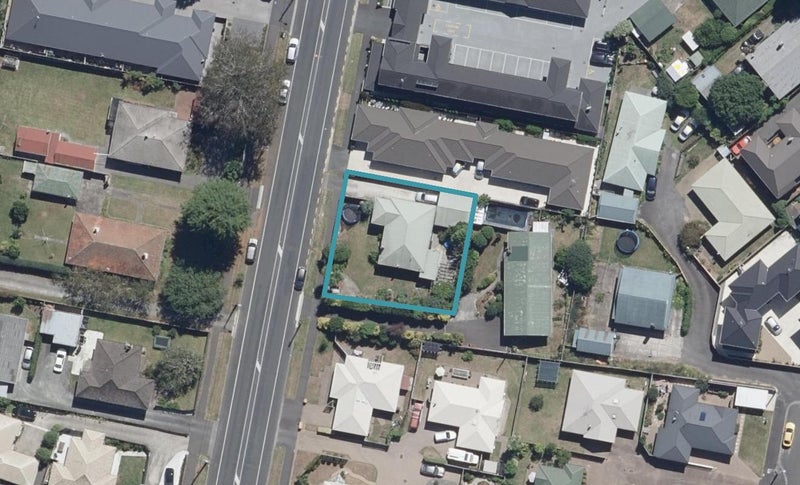 2/38 Brooklyn Road, Claudelands, Hamilton - Carousel 1