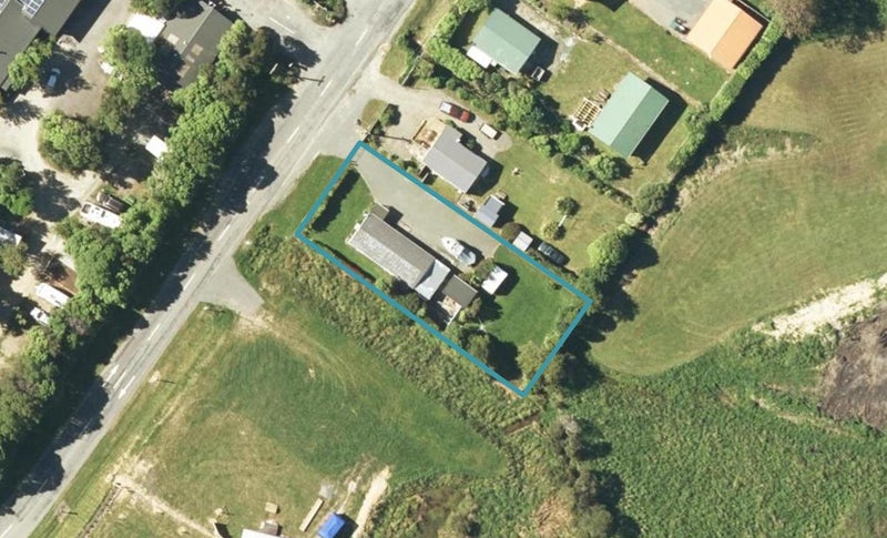 10 Renata Road, Ōkiwi Bay - Carousel 1