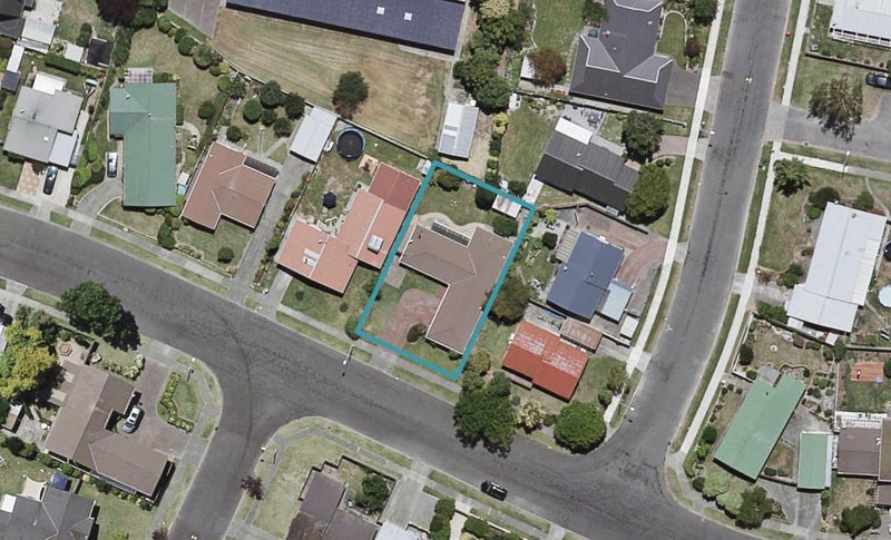 54 Spriggs Crescent, Greenmeadows, Napier - Carousel 1