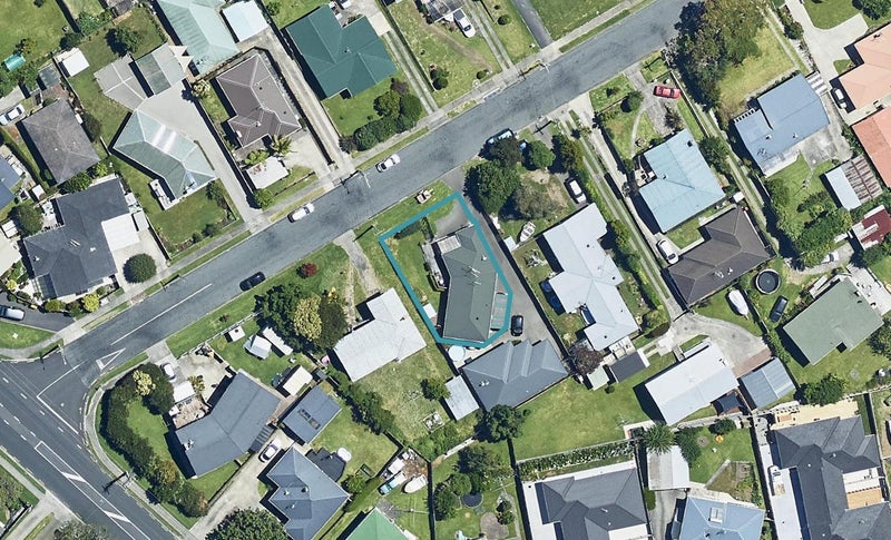 6 Sharyn Place, Brookfield, Tauranga - Carousel 1