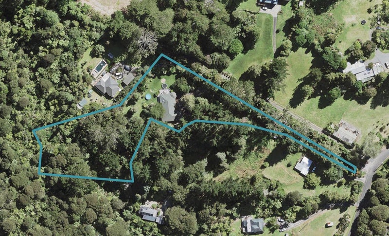 11 COCHRAN RD, Oratia, Auckland - Carousel 1