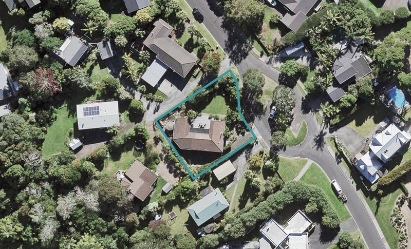 63 Waipuia Place, Greenhithe, Auckland - Carousel 1