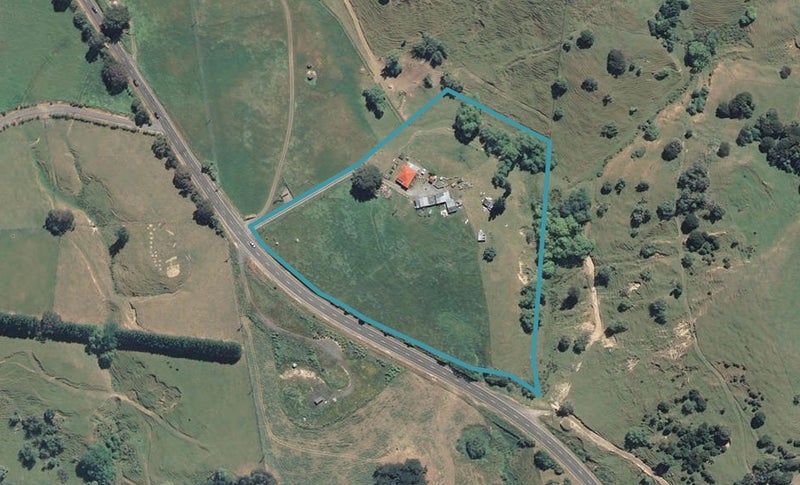 6613 Christchurch Akaroa Road, Takamatua, Akaroa - Carousel 1