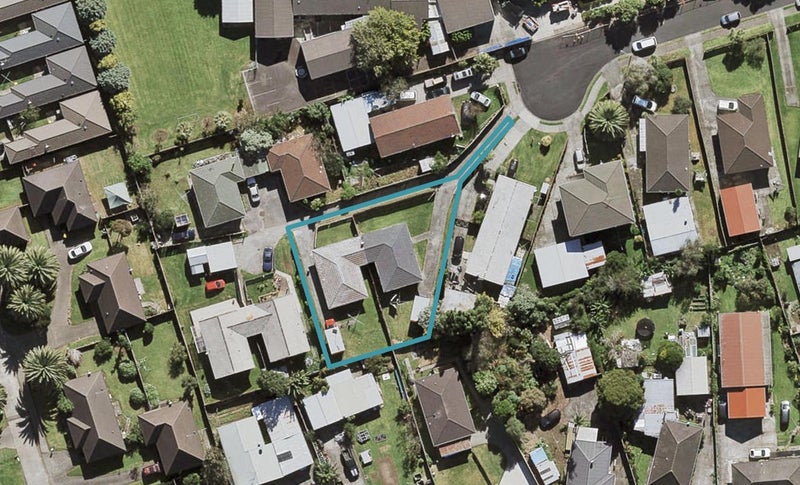 1/18 Bingara Place, Favona, Auckland - Carousel 1