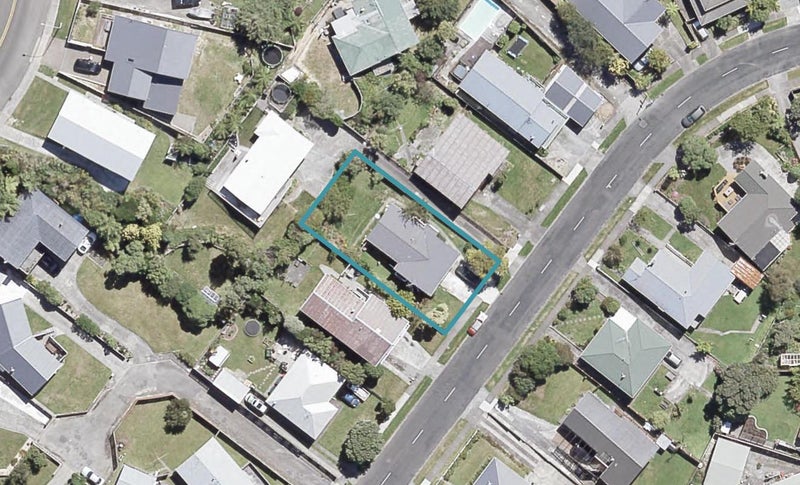 41 Cedar Street, Maungaraki, Lower Hutt - Carousel 1
