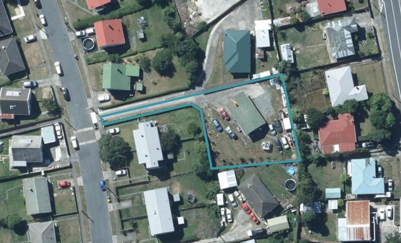 31 Aberfeldy Street, Cannons Creek, Porirua - Carousel 1