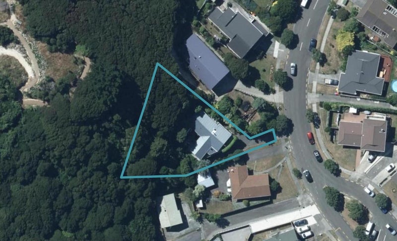 8 Longitude Place, Whitby, Porirua - Carousel 1