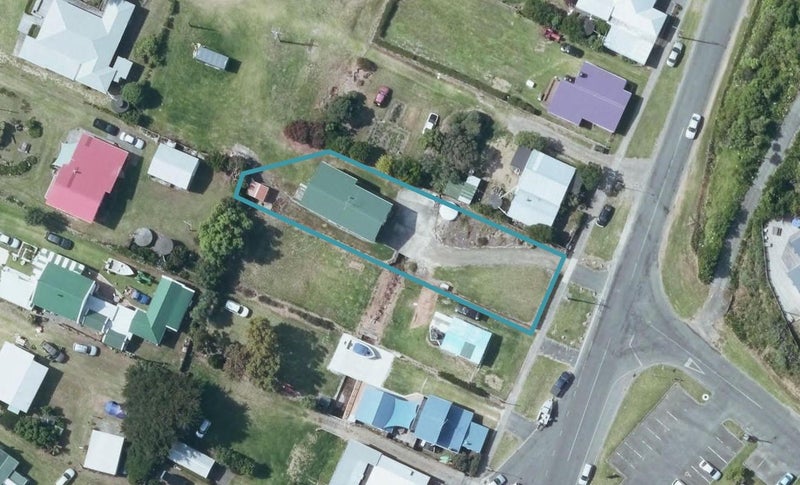 136 Newcastle Street, Māhia - Carousel 1