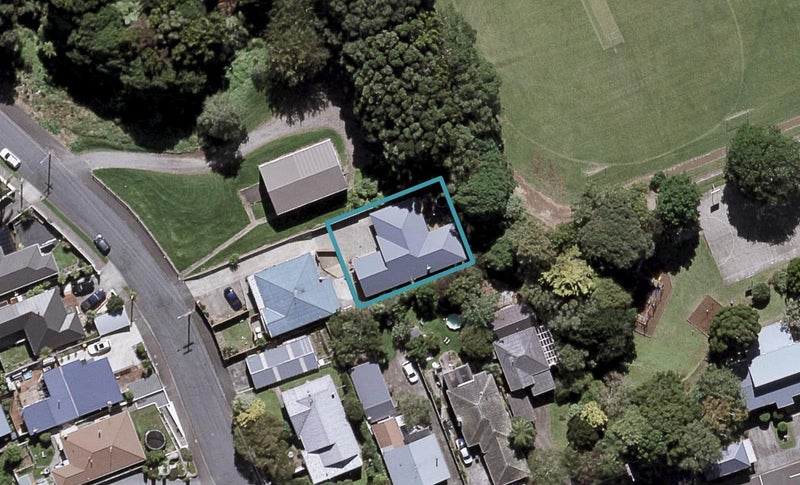 15A Bonithon Avenue, Moturoa, New Plymouth - Carousel 1
