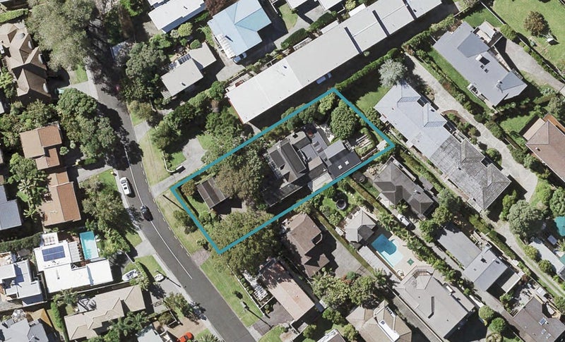 3 Braemar Road, Castor Bay, Auckland - Carousel 1