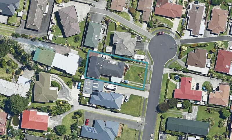 18 Laing Place, Otumoetai, Tauranga - Carousel 1
