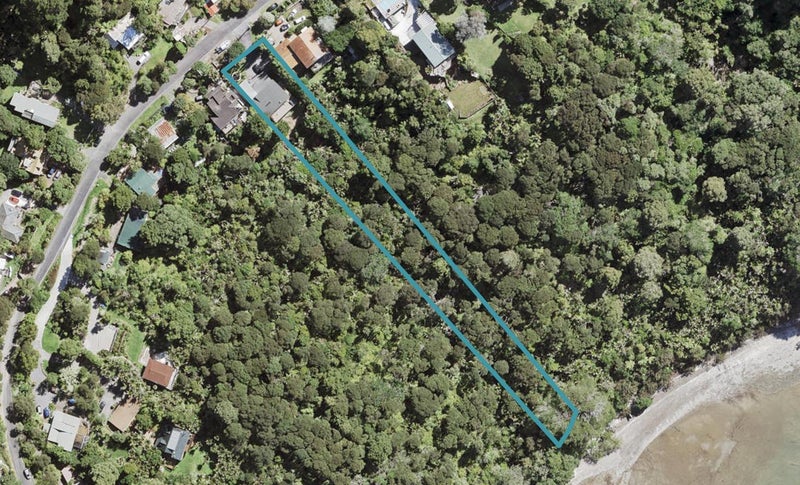 20 Kauri Point Road, Laingholm, Auckland - Carousel 1