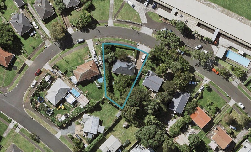 5 Taratoa Street, Point England, Auckland - Carousel 1