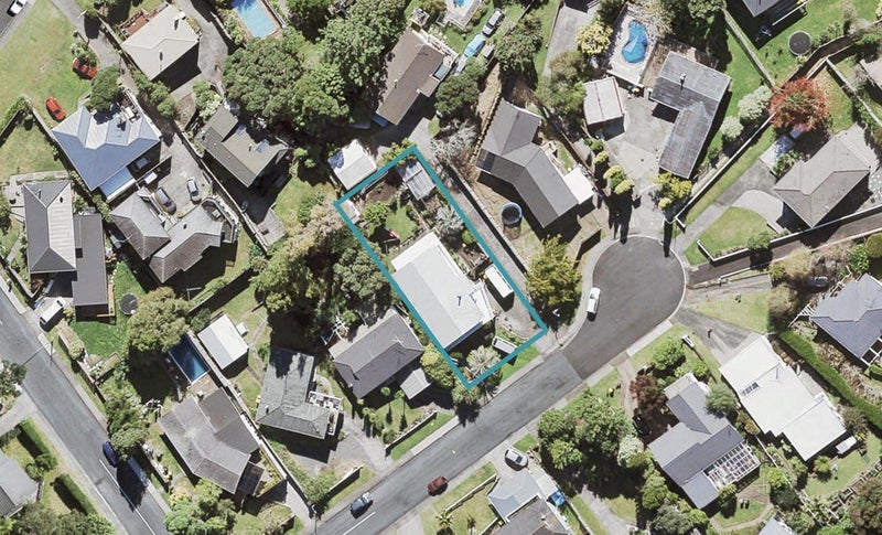 7 Glenroy Place, Green Bay, Auckland - Carousel 1