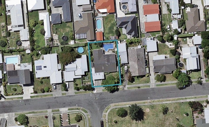 16 Donegal Crescent, Tamatea, Napier - Carousel 1