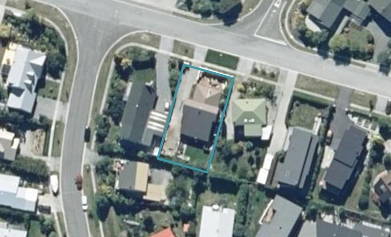 13 Poplar Drive, Kelvin Heights, Queenstown - Carousel 1