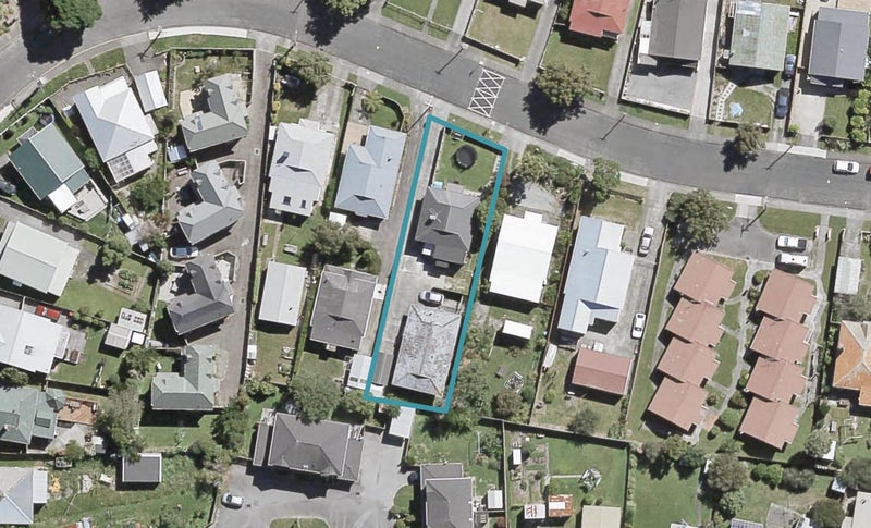 2/50 RANDWICK Crescent, MOERA, LOWER HUTT - Carousel 1
