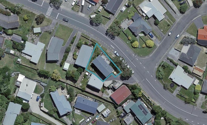 45 Stewart Drive, Newlands, Wellington - Carousel 1