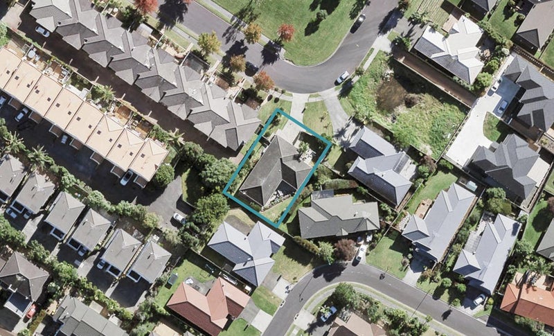 7 Gleanor Avenue, Oteha, Auckland - Carousel 1