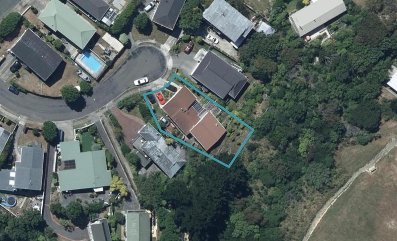 18 Livet Place, Papakowhai, Porirua - Carousel 1