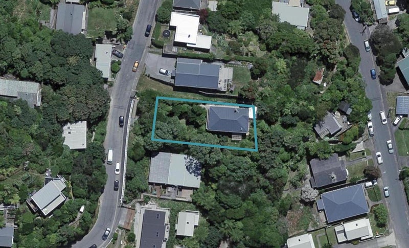 16 Whaui Street, Vogeltown, Wellington - Carousel 1