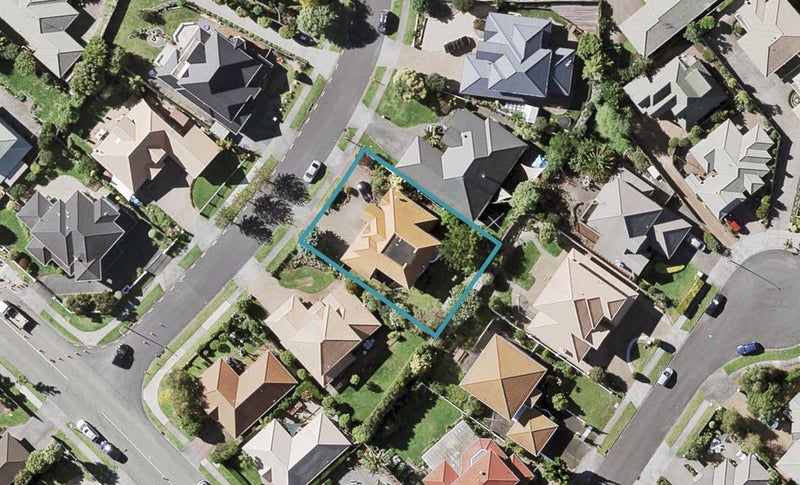 5 Rochester Crescent, Somerville, Auckland - Carousel 1