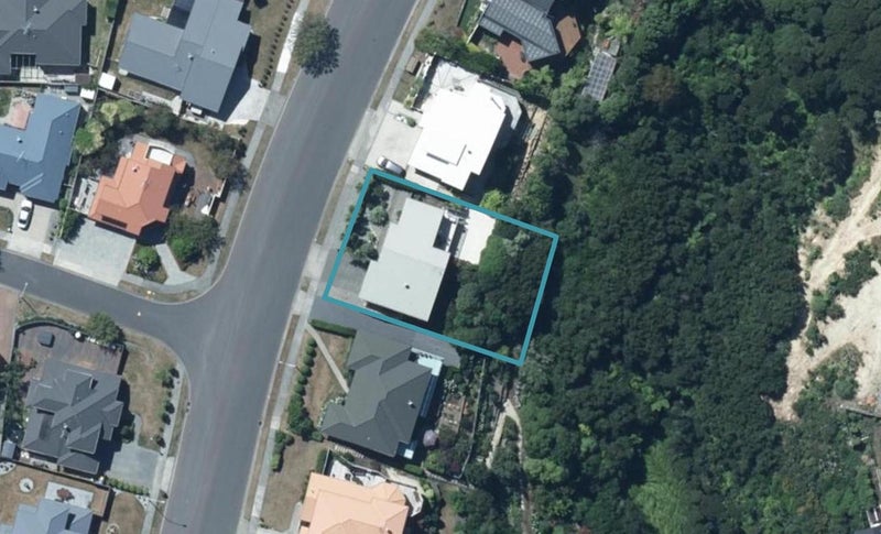 55 Navigation Drive, Whitby, Porirua - Carousel 1