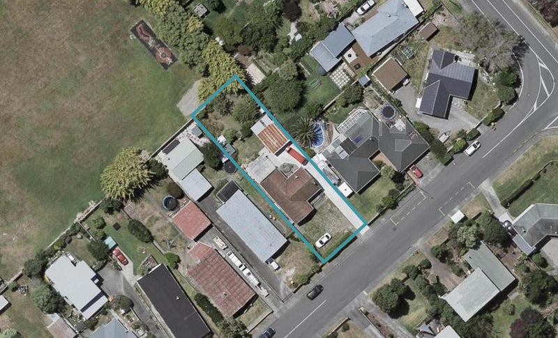 81 Gray Avenue, Paraparaumu Beach, Paraparaumu - Carousel 1