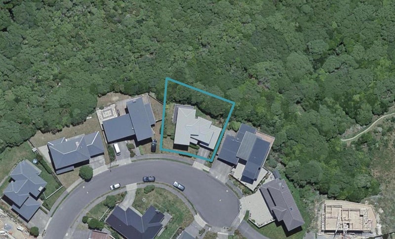 13 Bendigo Grove, Newlands, Wellington - Carousel 1