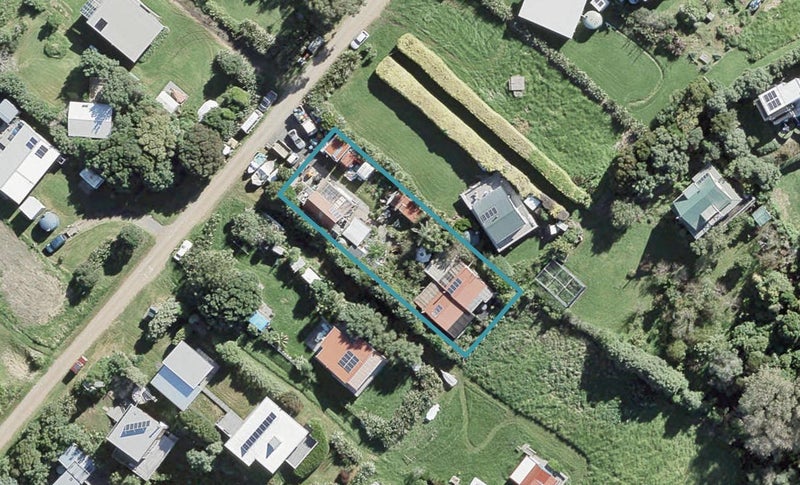 17 Ocean View Crescent, Rakino Island, Auckland - Carousel 1